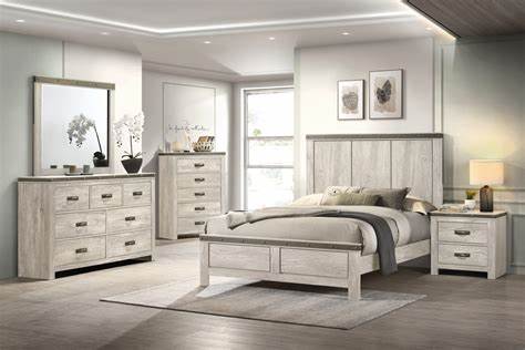 Elegant Wood 5pc Bedroom Set W/O Chest